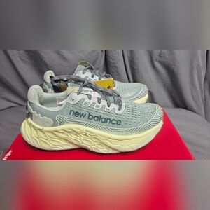 New Balance Fresh Foam X More Trail V3 Shoes Green Yellow Women SZ 7 NWB